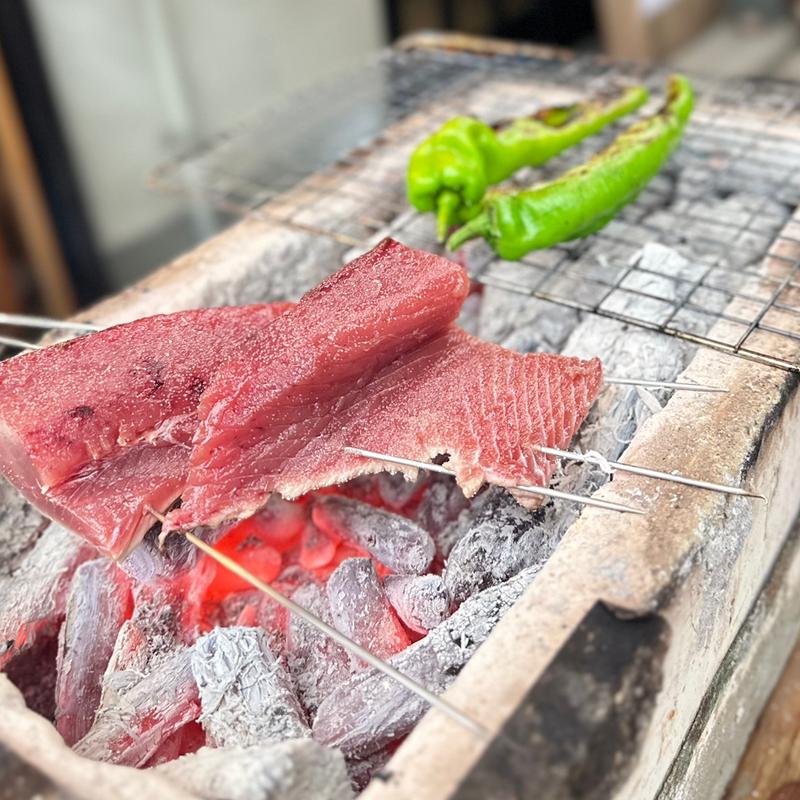 鰹　万願寺とうがらし(酒場 井倉木材 )