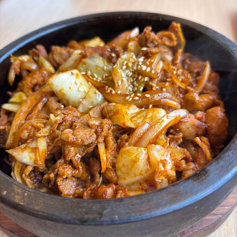石焼レッドプルコギ丼定食(韓国家庭料理ジャンモ 聖蹟桜ヶ丘店)