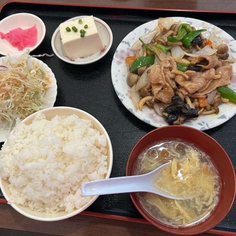 豚肉としめじ炒め定食(台湾料理　菜里香)
