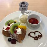 スヌーピーとウッドストックのフルーツフレンチトースト〜ホットでクール⁉︎〜