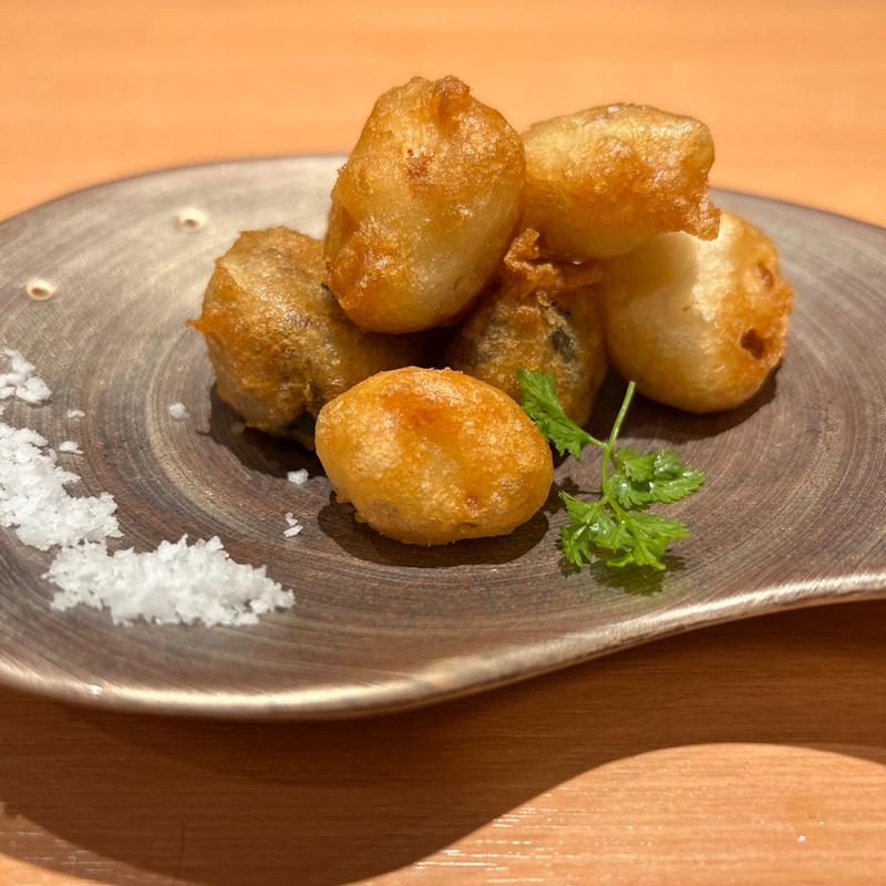 田子にんにくの白黒2色フリッター(ヱビスバー 札幌アピア店 (YEBISU BAR Sapporo Apia))