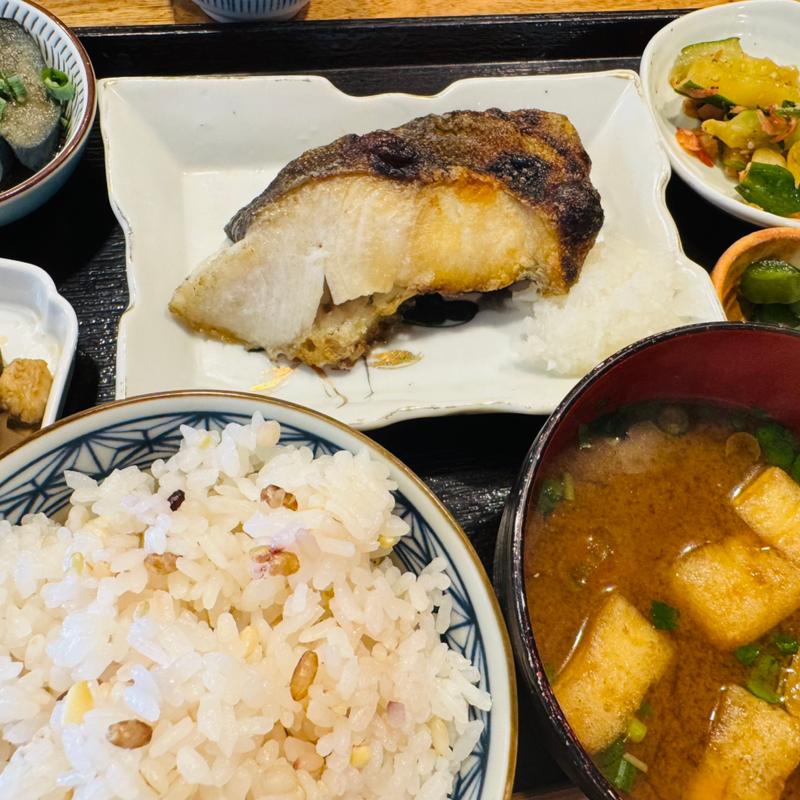 銀だらの塩焼き(新宿寅箱)