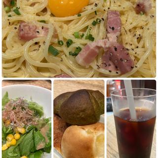 厚切りベーコンのカルボナーラ
