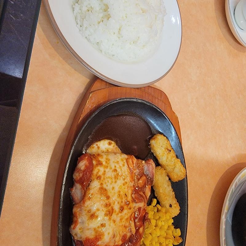 柔らかチキンのチーズ焼き＋ラージライス(サイゼリヤ ダイエー西台店)