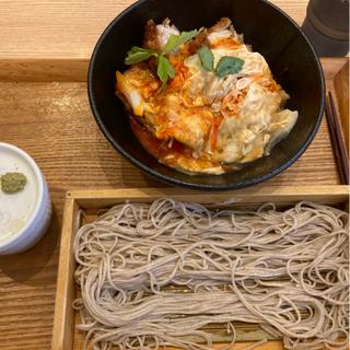 そば屋の厚みかつ丼とそば