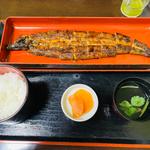 蒲焼き定食上（サラダ・ごはん・肝吸い・漬物・コーヒー又はデザート付き）