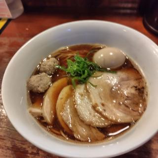 芳醇醤油鶏そば　全部乗せ