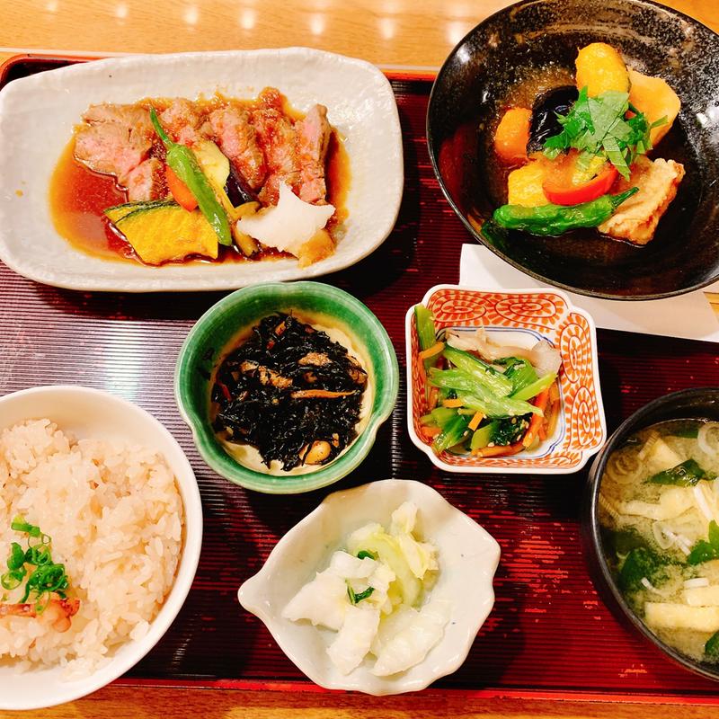 選べる二種盛り定食(大かまど飯 寅福 青山本店)