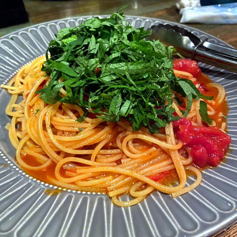 紫蘇とトマトのパスタ(チャブラ)