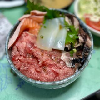 海鮮丼