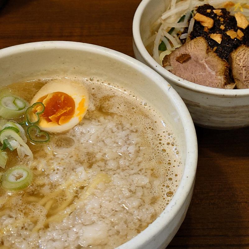 濃厚背脂中華そば カラベジ(麺処一笑)