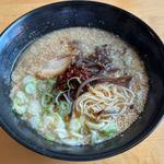 旨辛とんこつラーメン
