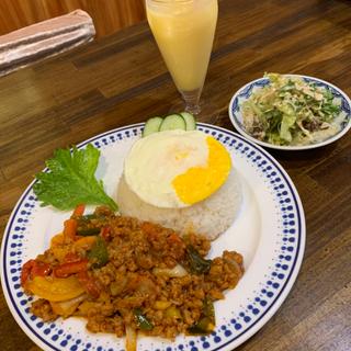 ガパオライス(JUNTARA【ジュンタラ】インドレストラン)