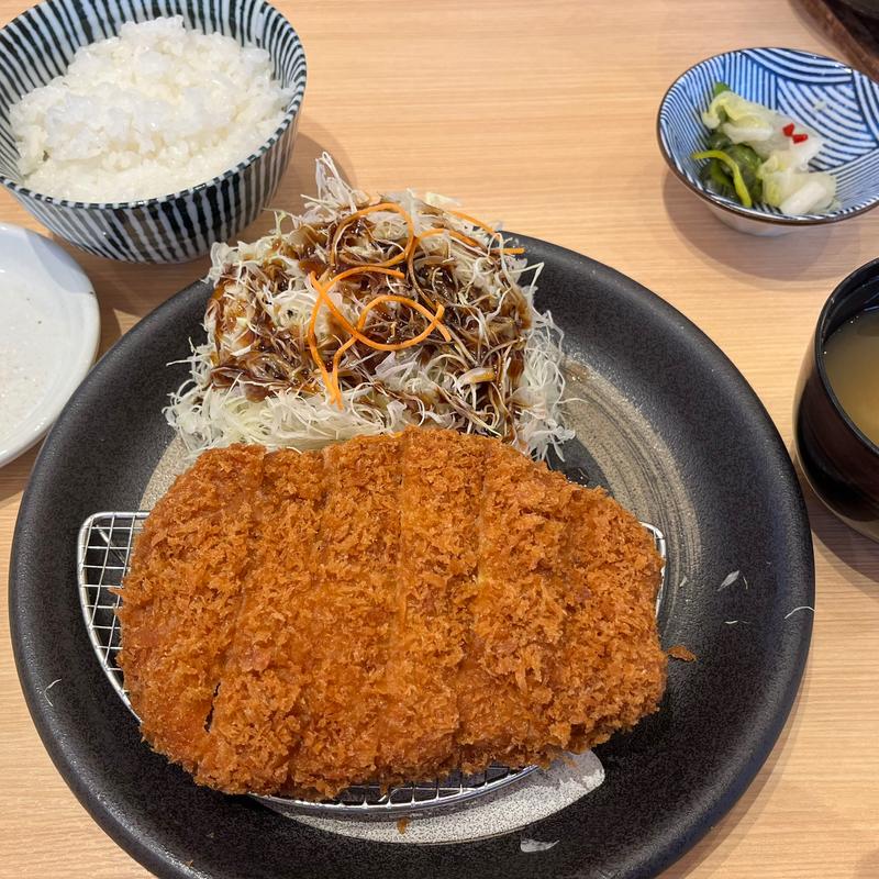 ハーブ三元豚　厚切リブロースかつ定食(【4月11日オープン】とんかつ神楽坂さくら 八千代大和田店)