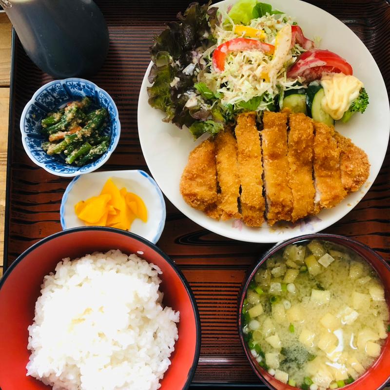 とんかつ定食(浜の茶屋 )