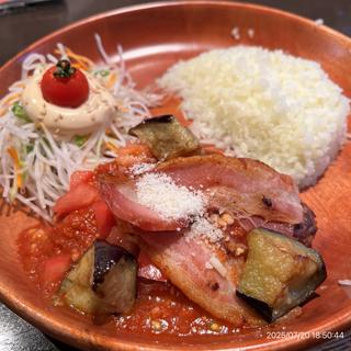 厚切りベーコンと茄子のアラビアータバーグディッシュS