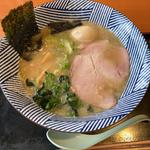 豚骨ラーメン