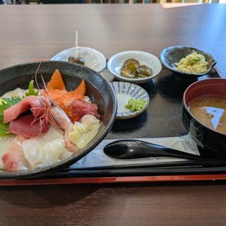 番屋特選丼