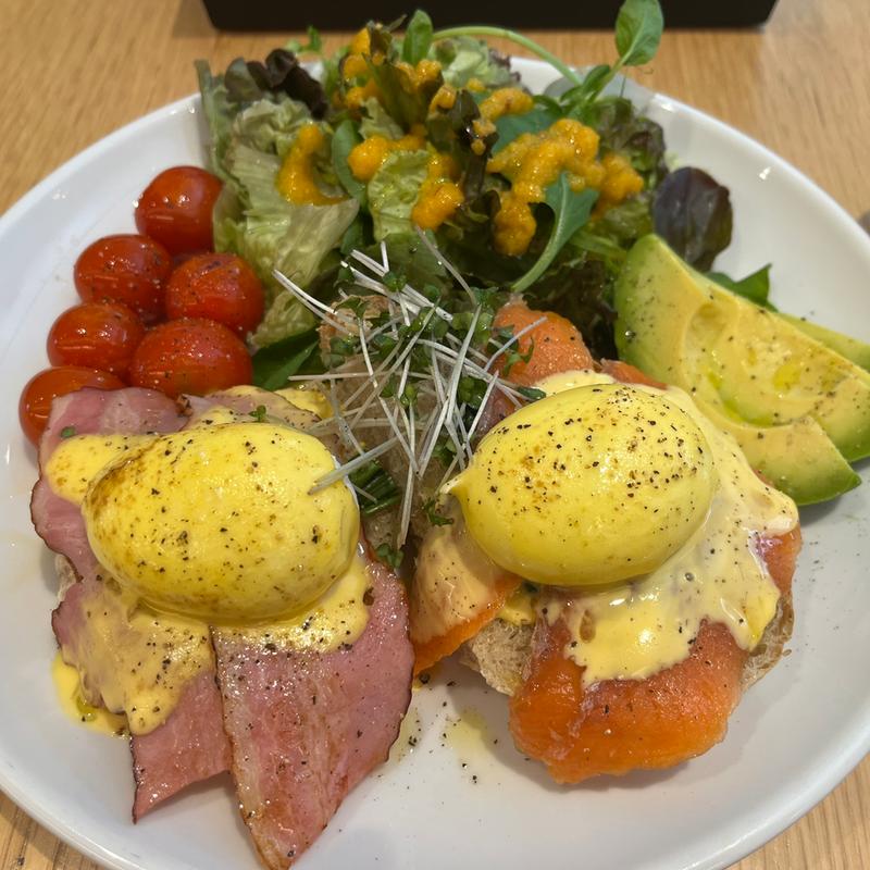 エッグベネディクト(cafe cour カフェ クール)
