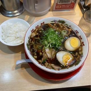 背脂黒醤油ラーメン、味付け玉子、ご飯小(東京背脂黒醤油ラーメン 伍福軒 川崎店)