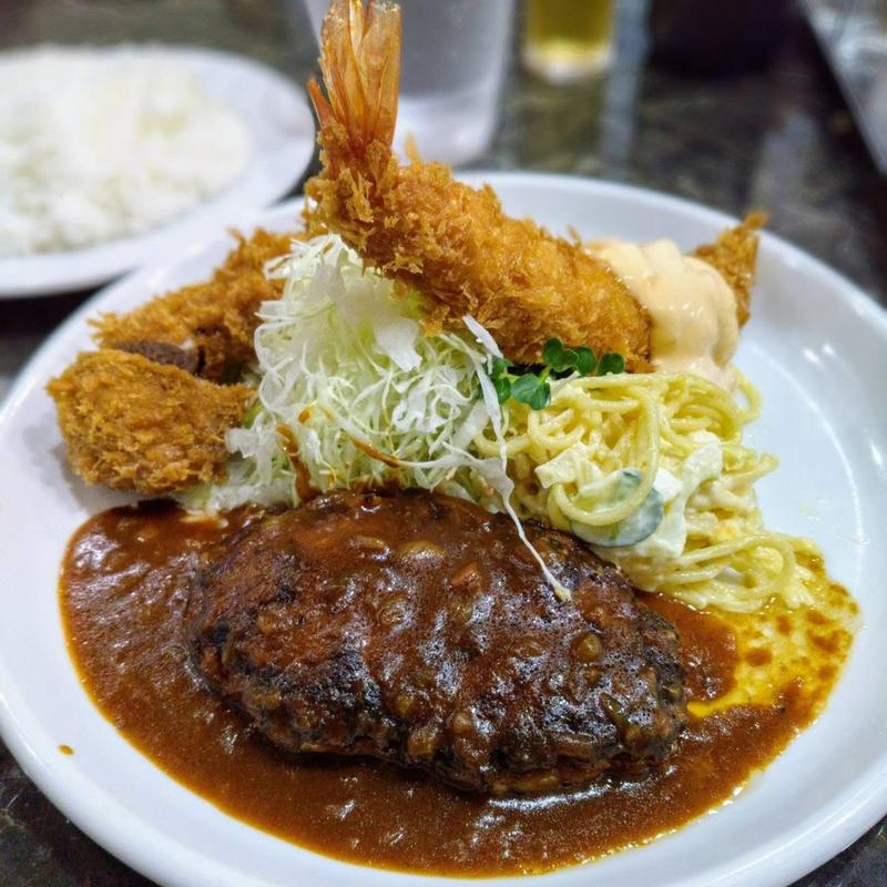 エビフライ ハンバーグ ヒレカツ定食(キッチン南海 高円寺店)