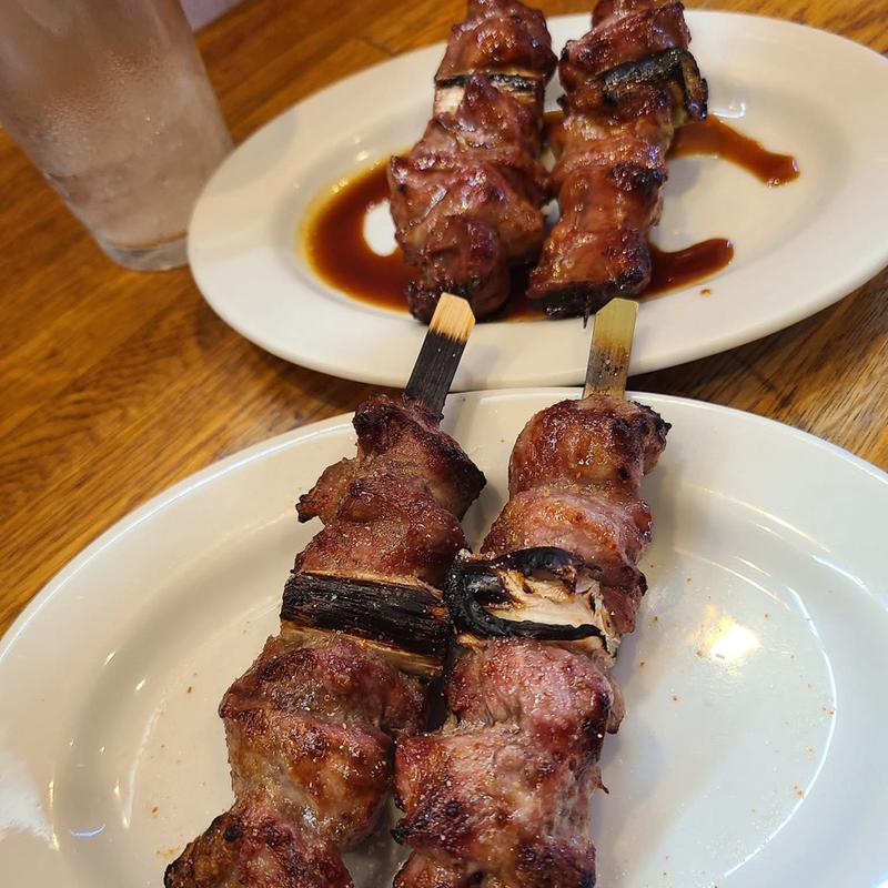 焼鳥 塩2本 タレ2本(牛乳屋食堂)