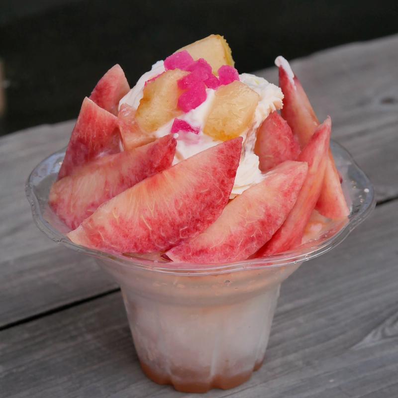 桃のかき氷(グレープショップココロ)