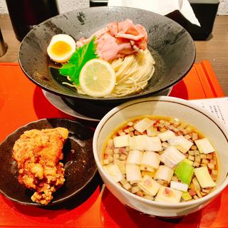 燻製薫る昆布水つけそば