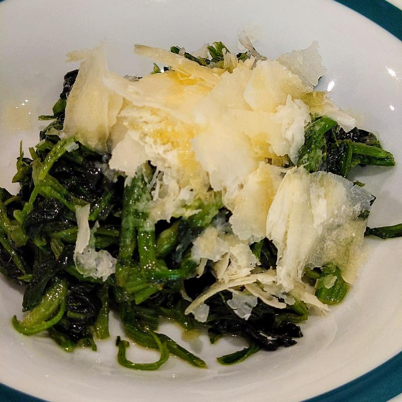 ほうれん草のソテー ロディジャーノチーズがけ(Andiamo all' Uscita)