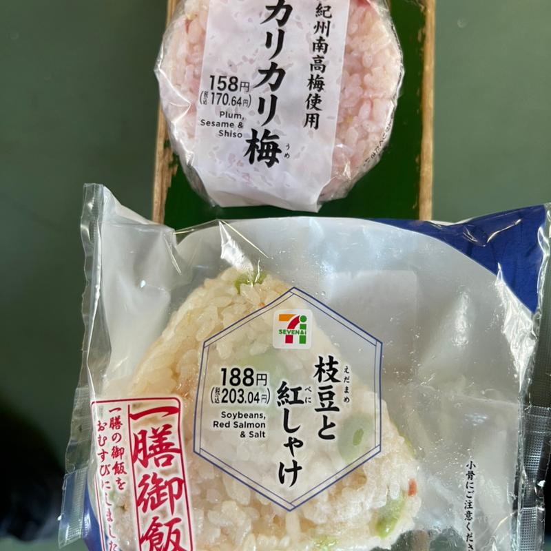 枝豆と紅シャケ(セブン-イレブン 若葉駅東口店)