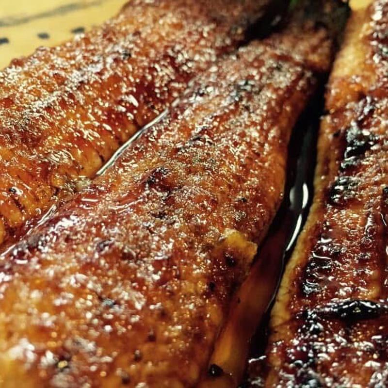 うな重（鰻が皿に乗っています）(うなぎの美鶴 )