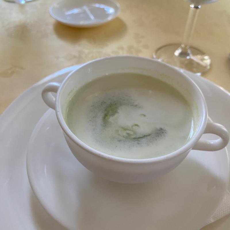 グリーンピースのポタージュ(シェ・ラ・ネージュ)