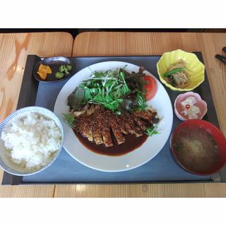 とんテキ定食