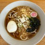 たぬきうどん　ゆで玉子