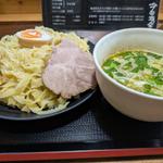 ニラねぎこってりつけ麺（大盛り．平打ち麺）