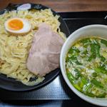 ニラねぎこってりつけ麺（大盛り．平打ち麺）