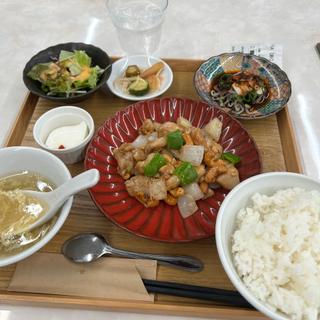 鶏カシューナッツ炒め定食