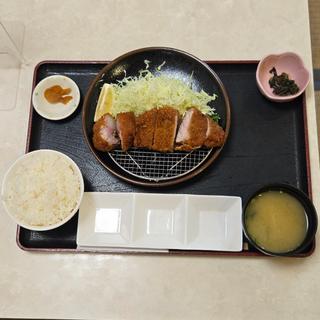 黒豚ロースカツ定食
