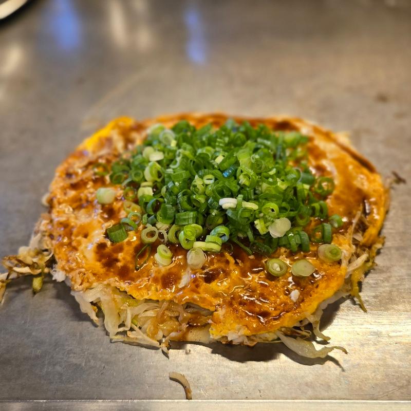 肉玉やさい(ネギかけ)(お好み焼き 辰 （オコノミヤキ タツ）)