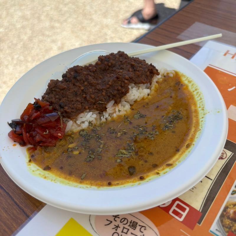 一条もんこのハード黒胡椒キーマと濃厚鶏白湯キーマあいがけ(エウレカ)