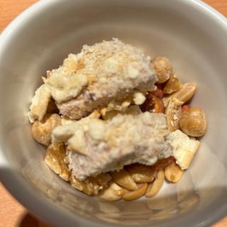 ミックスナッツとクリームチーズ(YEBISU BAR)