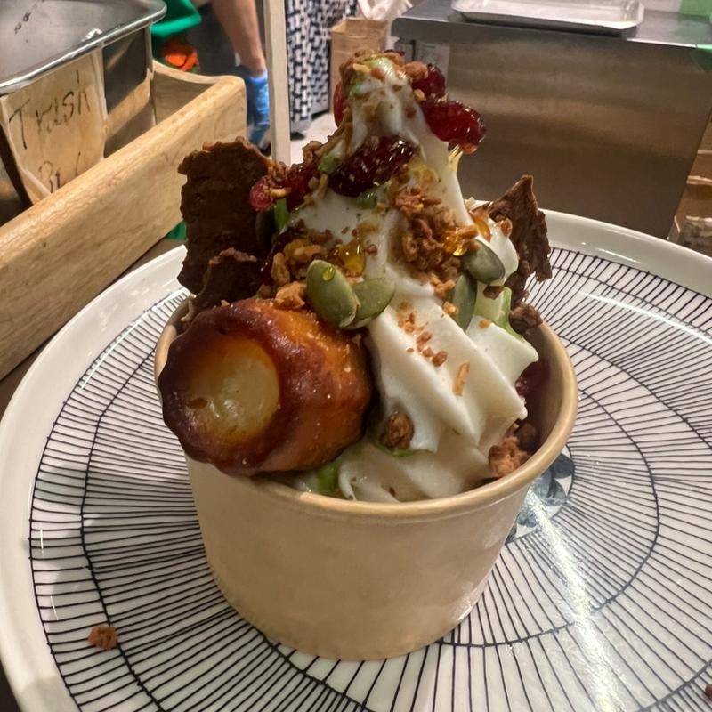 ブルンジ EXPOカヌレパフェ 抹茶＆バニラ(ブルンジ共和国パビリオン)