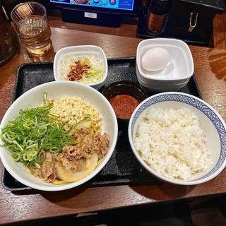 牛玉スタミナまぜそば ねぎラー油 ご飯 並