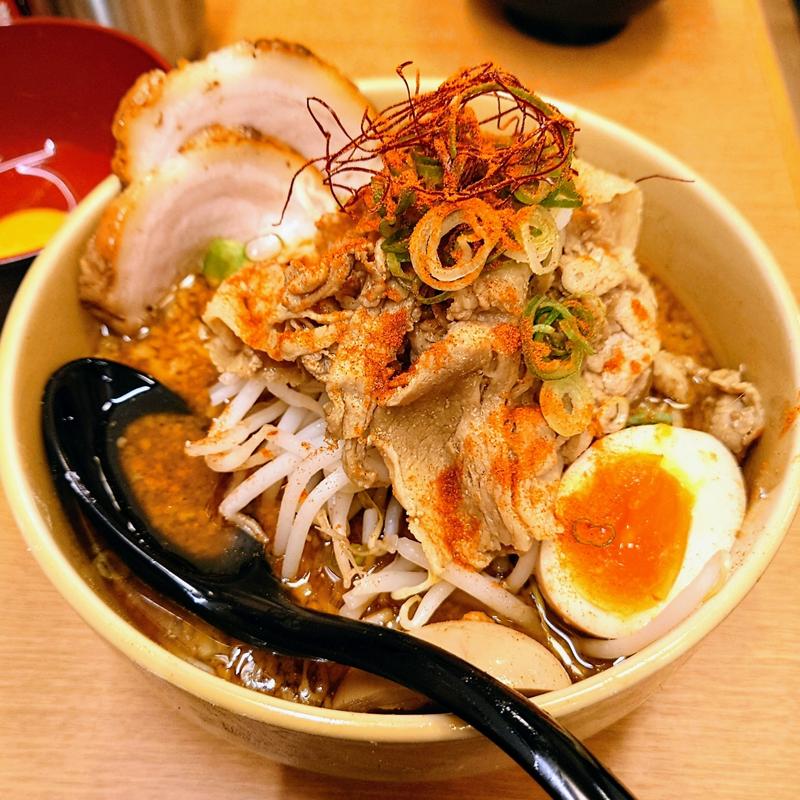特製辛みそラーメン(味噌ラーメン 百庵 西新宿店)