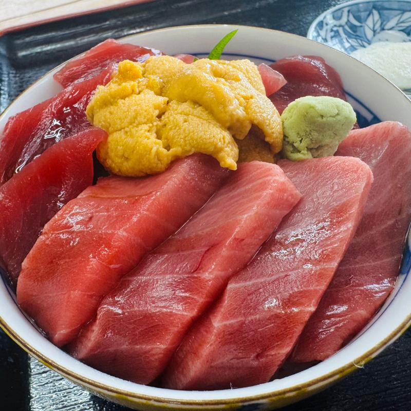 マグロウニ丼(あけみちゃん号 )