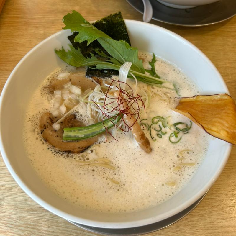 鶏豚だしらぁ麺(暁 製麺 （アカツキ セイメン）)