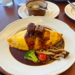 ビーフシチューオムライス