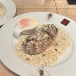 粗挽きブラックペッパーハンバーグ
