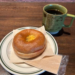 ハムエッグベーグル、ブレンドコーヒー