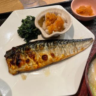 さばの炭火焼き定食、たっぷり野菜の麦みそ汁